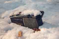 广播盒式磁带球员被遗弃的雪