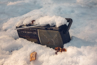 广播盒式磁带球员被遗弃的雪