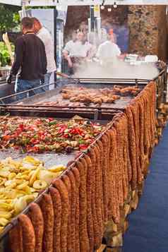 罗马尼亚食物准备市场摊位sibiu城市罗姆