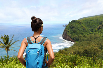 夏威夷旅行自然徒步旅行者女孩徒步旅行pololu谷享受注意视图山大岛<strong>目的地</strong>女人<strong>旅游</strong>夏威夷美国