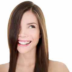 头发护理亚洲女人微笑白色背景Copyspace美丽的女孩长直棕色（的）头发发型发型美沙龙概念快乐自然微笑人