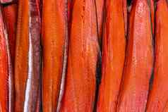 关闭视图很多角咸冷烟熏红色的鱼王大马哈鱼准备即食太平洋鱼奇努克大马哈鱼亚洲美味厨房