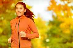 跑步者女人运行秋天秋天森林
