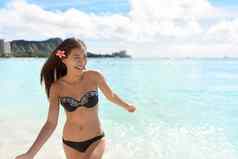 夏威夷女人比基尼游泳夏威夷海滩