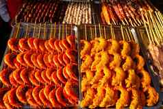 异国情调的零食甜点发现著名的市场donghuamen晚上食物市场王府井街北京中国