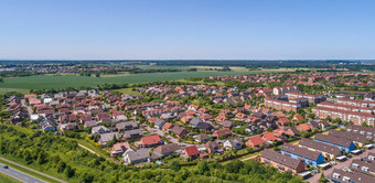 空中视图郊区郊区沃尔夫斯堡德国梯田房子半独立屋房子分离房子