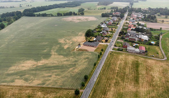 空中视图村郊区农村区域Saxony-Anhalt