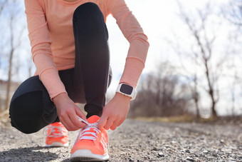 运行鞋子跑步者体育智能手表