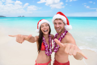 圣诞节夏威夷假期夏威夷海滩夫妇