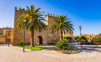前面大门哈拉门大门的次要alcudia历史城市中心马略卡岛西班牙