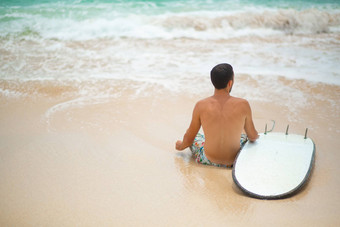 的家伙休息桑迪热带海滩骑冲浪<strong>健康</strong>的活跃的生活方式夏天<strong>职业</strong>