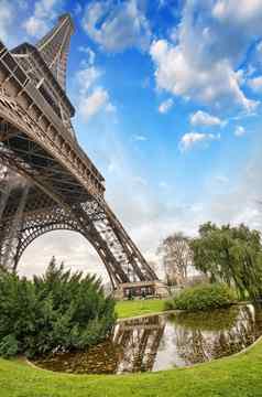 美丽的视图埃菲尔铁塔塔辉煌巴黎