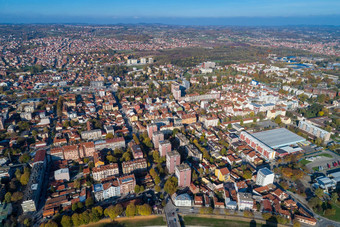 valjevo全景城市中心塞尔维亚空中无人机视图