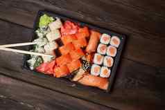 亚洲食物寿司卷集木棒海鲜