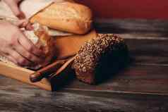 面粉产品黑麦面包托盘锋利的刀表格