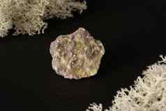 硅孔雀石秘鲁自然矿物石头黑色的背景矿物学地质魔法石头半珍贵的石头样品矿物质特写镜头宏照片