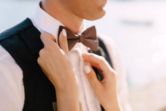 艺术<strong>婚礼</strong>照片黑山共和国Perast特写镜头手新娘戏剧手指马夫的弓领带