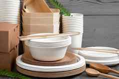 生态友好的餐具使自然可回收的材料环境保护浪费减少概念