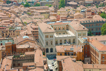 博洛尼亚空中全景城市景观美丽的视图意大利中世纪的城市博洛尼亚广场的法国广场意大利
