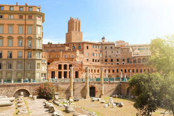 论坛市场图拉真罗马意大利著名的图拉真论坛主要旅游景点城市古老的罗马体系结构废墟图拉真的区域夏天