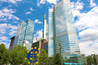 法兰克福德国6月业务金融概念巨大的欧元标志欧洲中央银行总部早....业务区法兰克福主要德国