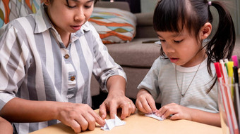 妈妈。孩子们学习日本艺术折叠纸装饰形状数据首页