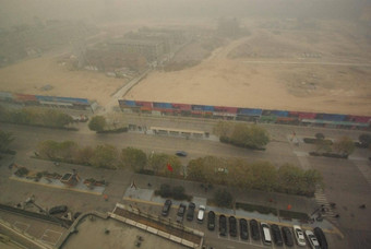 阴霾污染问题超过了标准拥挤的城市