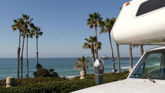 房车预告片商队路旅行海洋海滩加州美国露营者的电动机首页