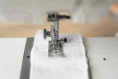 缝纫机白色布木表格