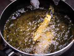 关闭煎法国薯条油炸锅热石油电炉子厨房使自制的法国薯条