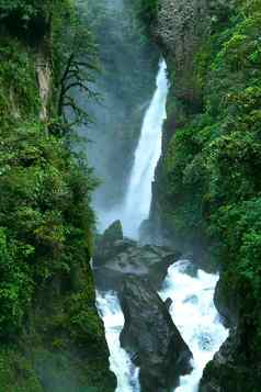 pailon的暗黑破坏神瀑布厄瓜多尔安第斯山脉厄瓜多尔