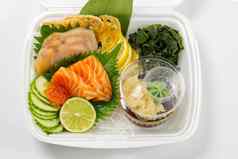生鱼片集日本食物寿司餐厅菜单日本海鲜生鱼片集板黄瓜沙拉