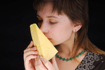 美丽的女人气味一块奶酪