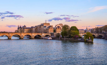 巴黎法国4月最古老的桥甲板Neuf他的河历史建筑巴黎日落