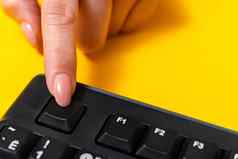手指出紧迫的电脑键盘键打字的想法棕榈手指攻丝打字新鲜的的想法无线笔记本键盘