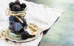 成熟的有机黑莓