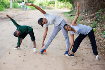 快乐家庭锻炼伸展运动户外体育运动