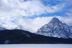 加拿大山冬天