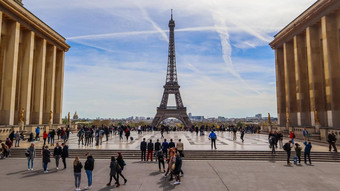 巴黎法国4月美丽的视图埃菲尔铁塔塔城市景观特罗卡迪罗广场人全面广场皇宫夏巴黎