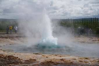 圆柱体<strong>喷泉火山</strong>喷发冰岛