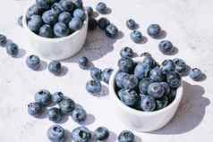 新鲜的蓝莓背景复制空间蓝莓抗氧化剂有机超级食物碗概念健康的吃营养收获概念