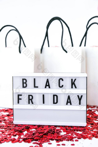 lightbox文本黑色的星期五白色背景纸购物袋出售购物概念模板黑色的星期五出售模型秋天感恩节促销活动广告假期