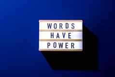 lightbox文本单词权力动机单词报价概念