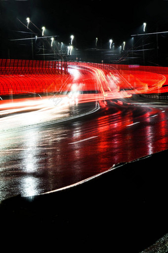 灯汽车晚上街灯晚上城市长时间曝光照片晚上路湿路雨