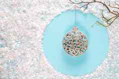 现代圣诞节假期点缀装饰当代时尚的蓝色的白色颜色闪闪发光的闪闪发光的蓝色的背景平躺复制空间