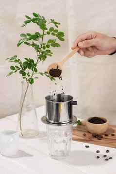 咖啡滴越南风格木表格