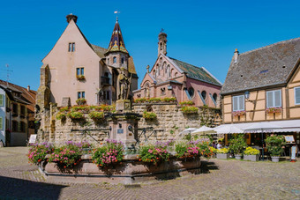 eguisheim阿尔萨斯法国传统的色彩斑斓的halt-timbered房子eguisheim小镇阿尔萨斯酒路线法国