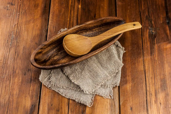 乡村风格空木碗木勺子木表格粗麻布桌布