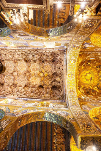 闪亮的天花板腭教堂巴勒莫