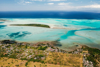 视图鸟的眼睛视图海岸<strong>毛里求斯</strong>令人惊异的风景<strong>毛里求斯</strong>美丽的珊瑚礁岛